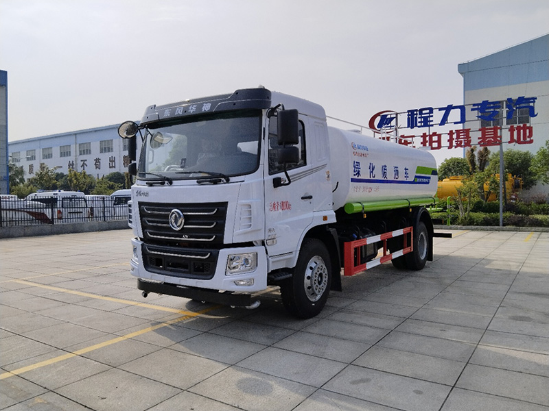 15方灑水車采用東風華神